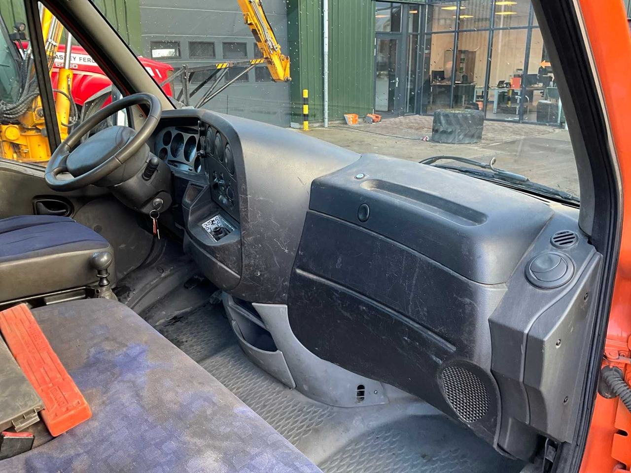 Furgoneta COMMERCIAL VEHICLE WITH TRAILER: foto 15