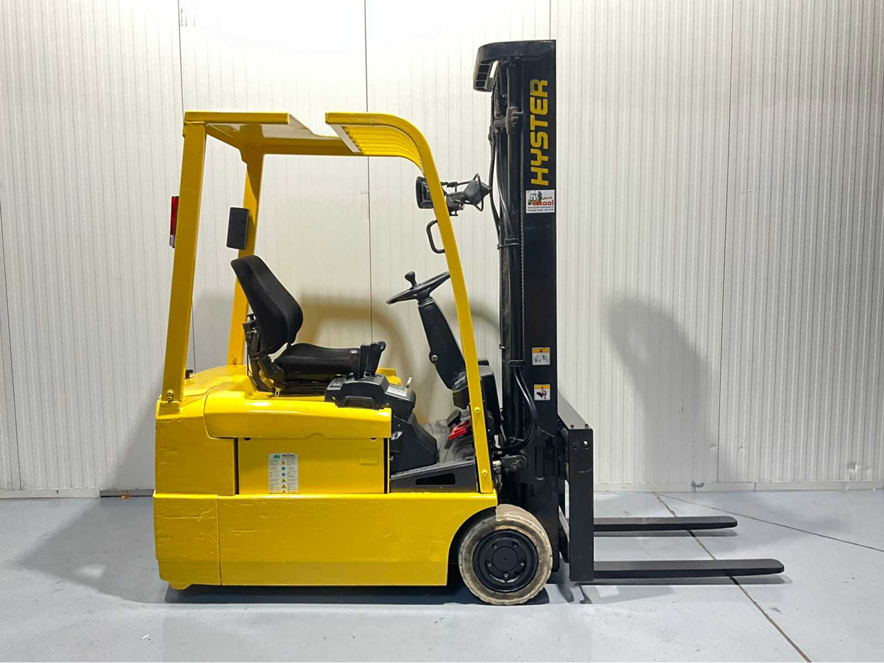 HYSTER ELECTRIC FORKLIFT -3.8M MAST, FORK POSITIONER - J1.60XMT - FORKLIFT, BATTERY CHARGER - Carretilla elevadora: foto 5 HYSTER ELECTRIC FORKLIFT -3.8M MAST, FORK POSITIONER - J1.60XMT - FORKLIFT, BATTERY CHARGER - Carretilla elevadora: foto 5