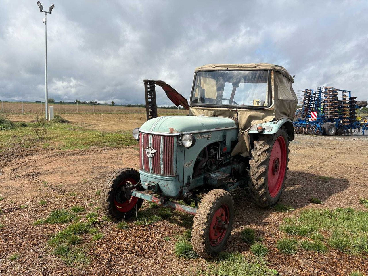 Hanomag R324S - Tractor: foto 2 Hanomag R324S - Tractor: foto 2