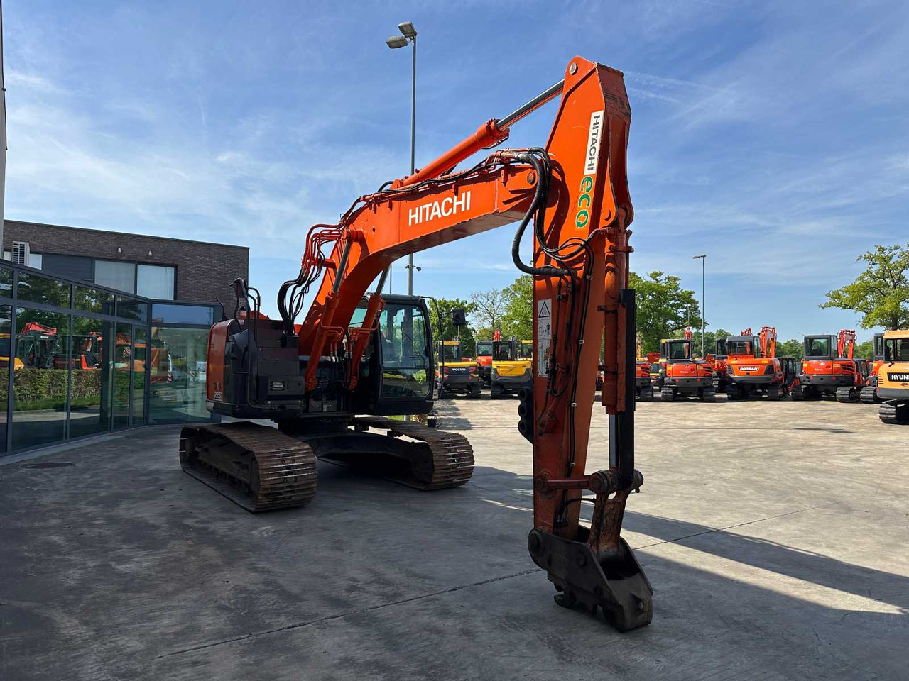 Hitachi ZX225USLC-6 - Excavadora de cadenas: foto 3 Hitachi ZX225USLC-6 - Excavadora de cadenas: foto 3
