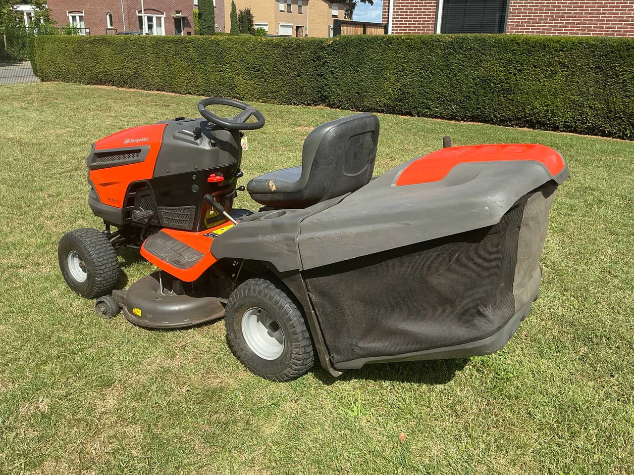 Husqvarna CTH164T - Cortacésped: foto 3 Husqvarna CTH164T - Cortacésped: foto 3