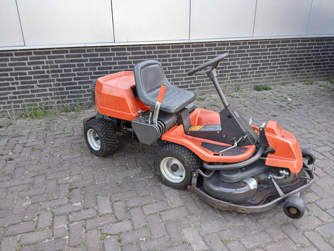 Husqvarna Rider 16 - Cortacésped: foto 2 Husqvarna Rider 16 - Cortacésped: foto 2