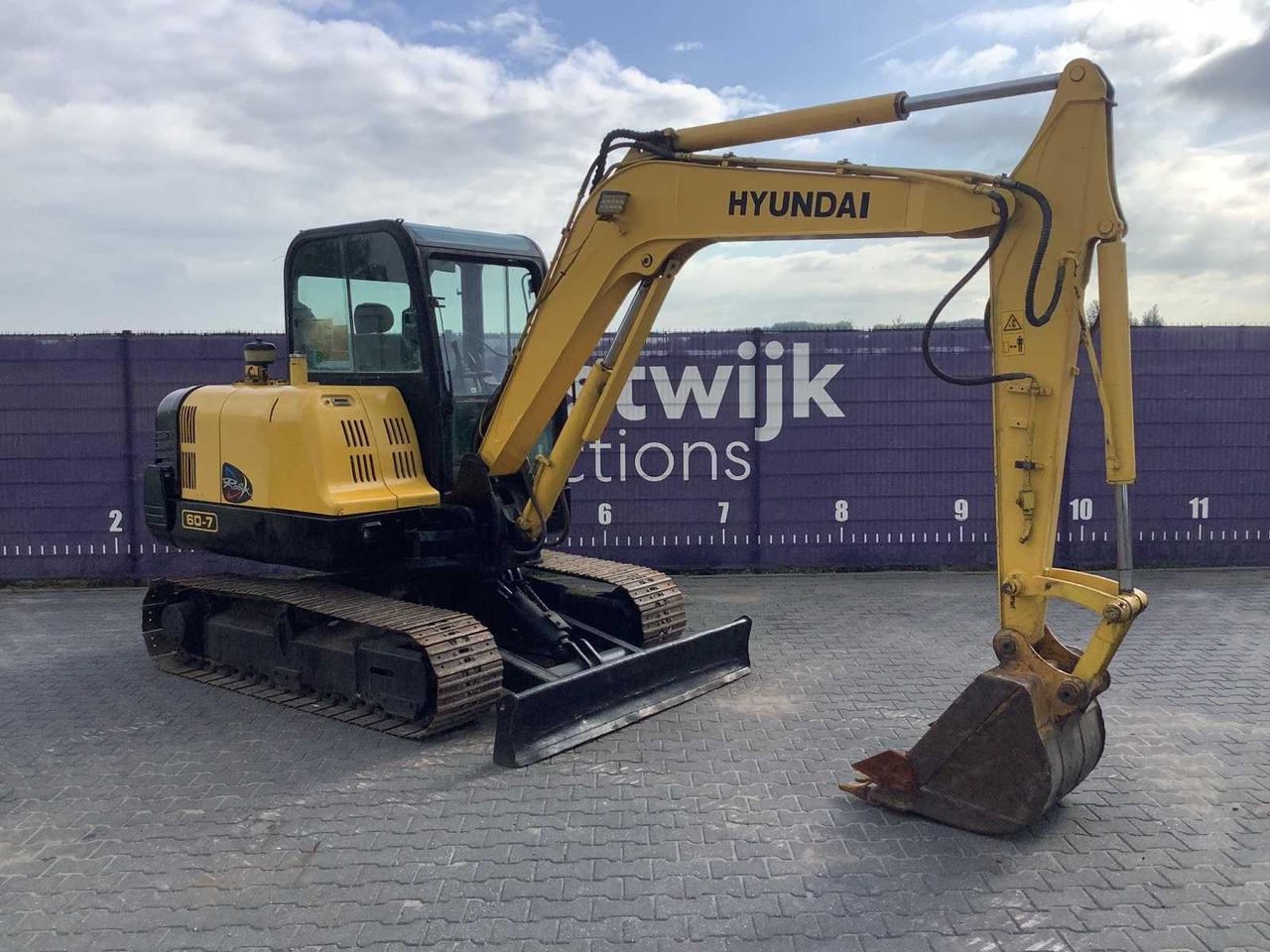 Hyundai R60-7 - Miniexcavadora: foto 2 Hyundai R60-7 - Miniexcavadora: foto 2