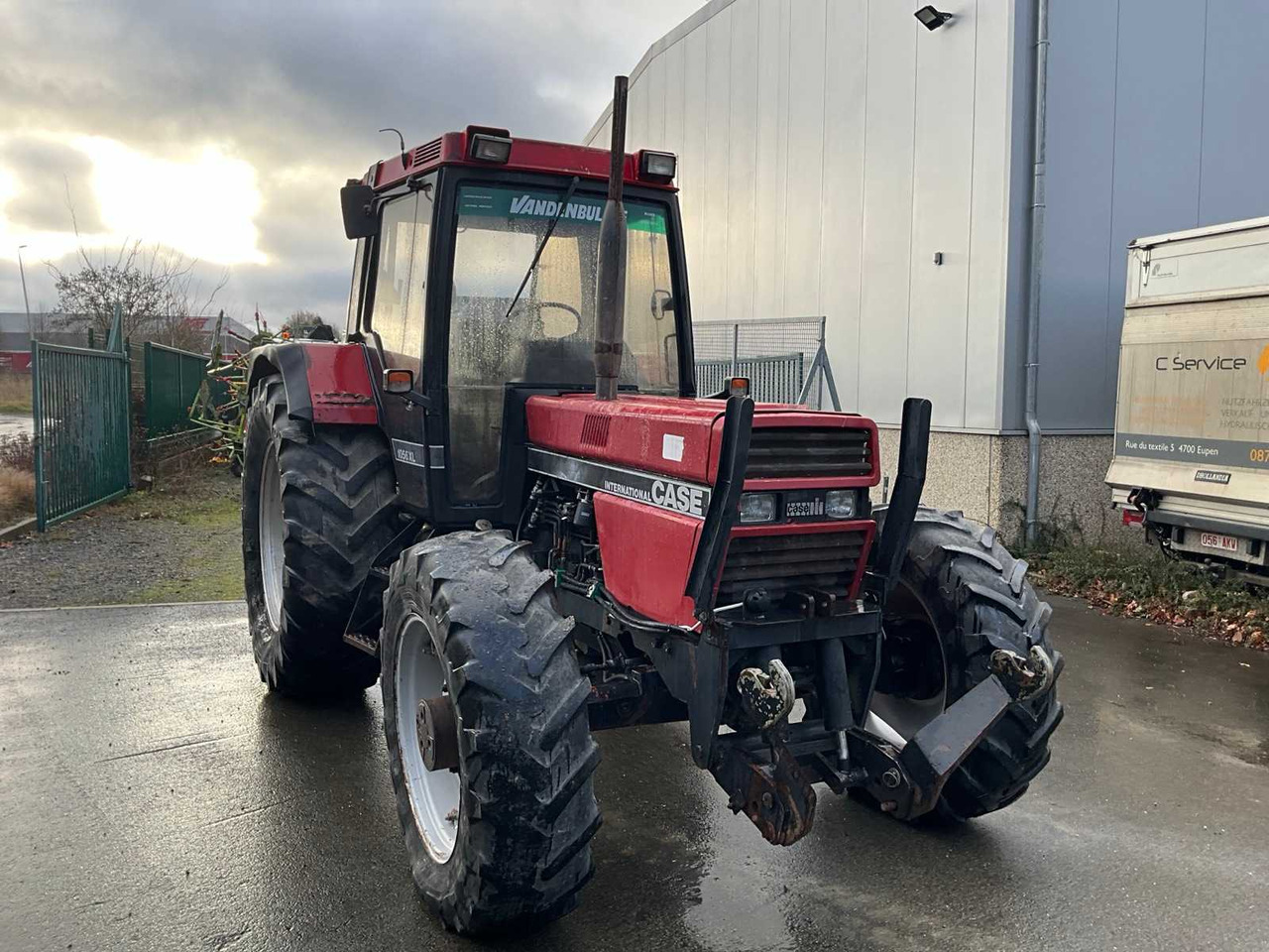 INTERNATIONAL-CASE 1056XL ALL-WHEEL DRIVE AGRICULTURAL TRACTOR - Tractor: foto 3 INTERNATIONAL-CASE 1056XL ALL-WHEEL DRIVE AGRICULTURAL TRACTOR - Tractor: foto 3