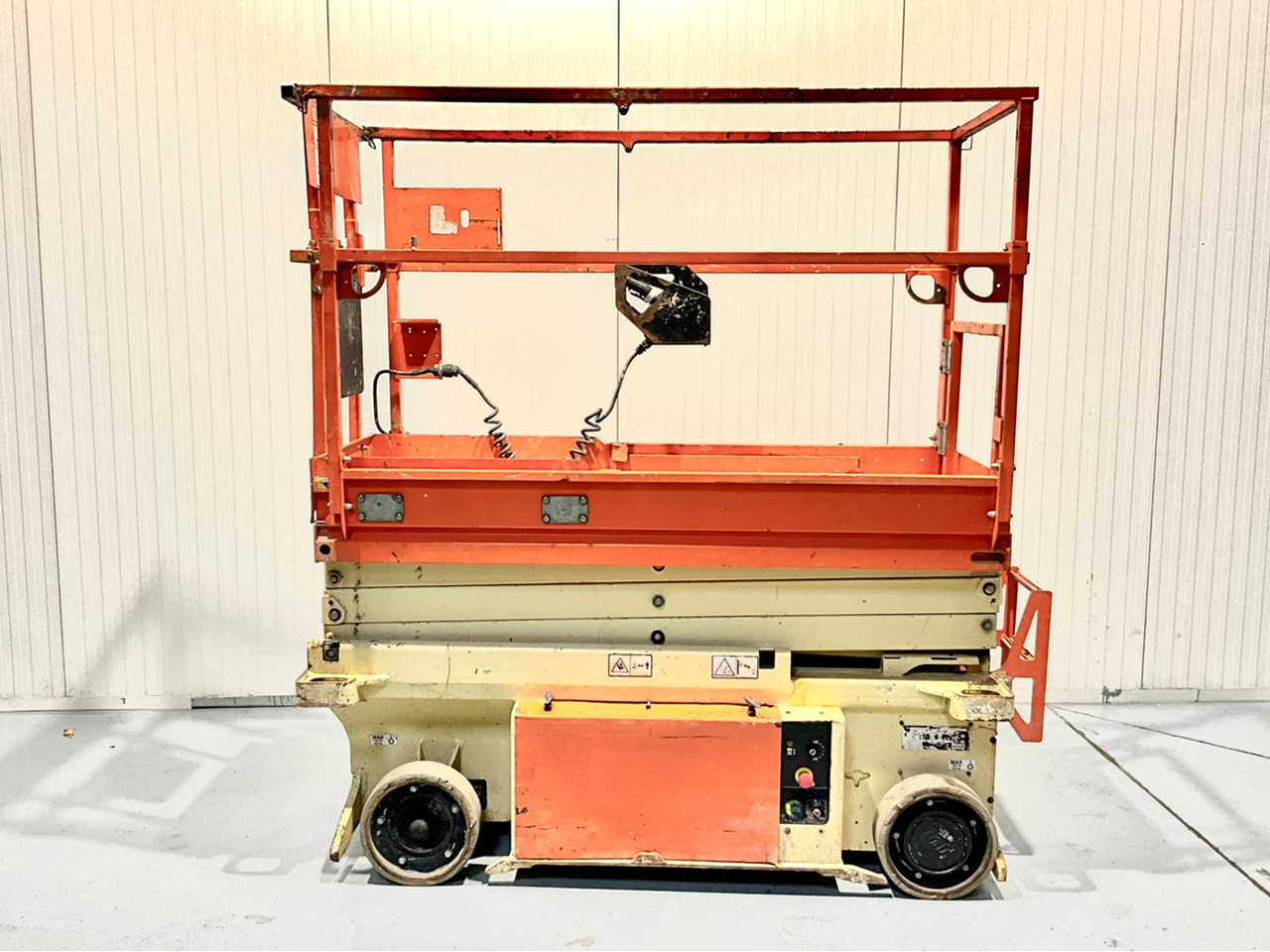 JLG -6RS - AERIAL PLATFORM, 2015, WORKING HEIGHT 7.8 METERS, 279 HOURS, SCISSOR LIFT EXTENDABLE - Plataforma elevadora: foto 3 JLG -6RS - AERIAL PLATFORM, 2015, WORKING HEIGHT 7.8 METERS, 279 HOURS, SCISSOR LIFT EXTENDABLE - Plataforma elevadora: foto 3