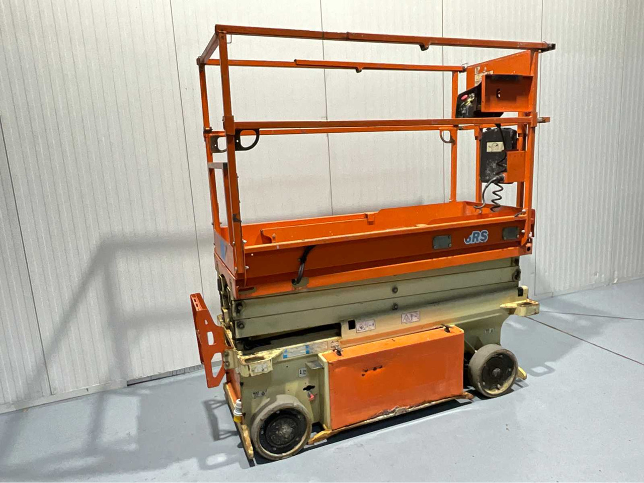 JLG -6RS - AERIAL PLATFORM, WORKING HEIGHT 7.8M, EXTENDABLE TO 2.55M, 199 HOURS. YEAR 2015 - Plataforma elevadora: foto 1 JLG -6RS - AERIAL PLATFORM, WORKING HEIGHT 7.8M, EXTENDABLE TO 2.55M, 199 HOURS. YEAR 2015 - Plataforma elevadora: foto 1