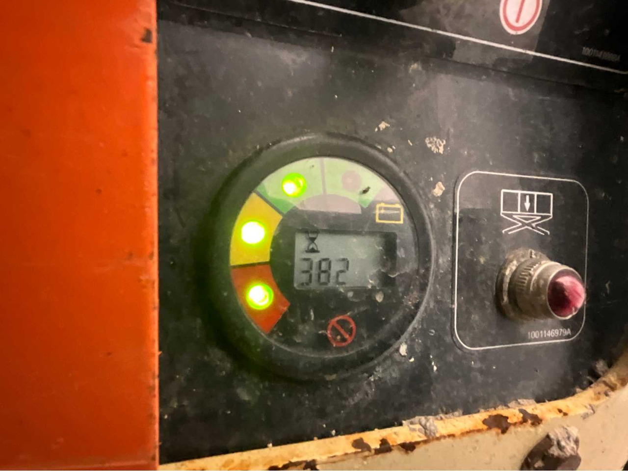 JLG -6RS - AERIAL PLATFORM, WORKING HEIGHT 7.8M, EXTENDABLE TO 2.55M - 382 HOURS - Plataforma elevadora: foto 5 JLG -6RS - AERIAL PLATFORM, WORKING HEIGHT 7.8M, EXTENDABLE TO 2.55M - 382 HOURS - Plataforma elevadora: foto 5