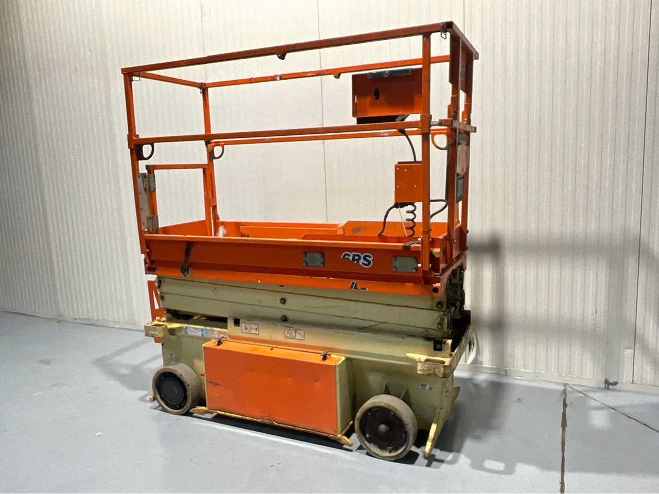 JLG -6RS - AERIAL PLATFORM, WORKING HEIGHT 7.8M, EXTENDABLE TO 2.55M - 382 HOURS - Plataforma elevadora: foto 3 JLG -6RS - AERIAL PLATFORM, WORKING HEIGHT 7.8M, EXTENDABLE TO 2.55M - 382 HOURS - Plataforma elevadora: foto 3