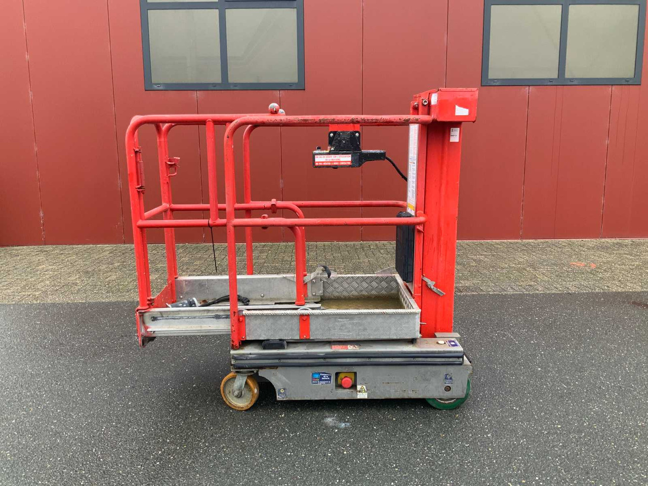 JLG POWER TOWER NANO SP PLUS AERIAL WORK PLATFORM - Plataforma elevadora: foto 1 JLG POWER TOWER NANO SP PLUS AERIAL WORK PLATFORM - Plataforma elevadora: foto 1