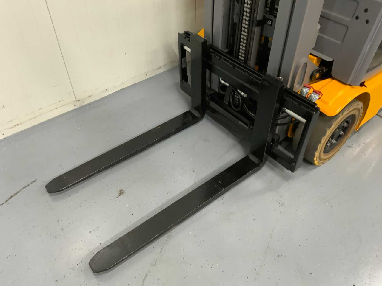 JUNGHEINRICH EFG216K - 4.6M PLYWOOD, FREE-LIFT, SIDE-SHIFT - FORKLIFT - Carretilla elevadora: foto 4 JUNGHEINRICH EFG216K - 4.6M PLYWOOD, FREE-LIFT, SIDE-SHIFT - FORKLIFT - Carretilla elevadora: foto 4