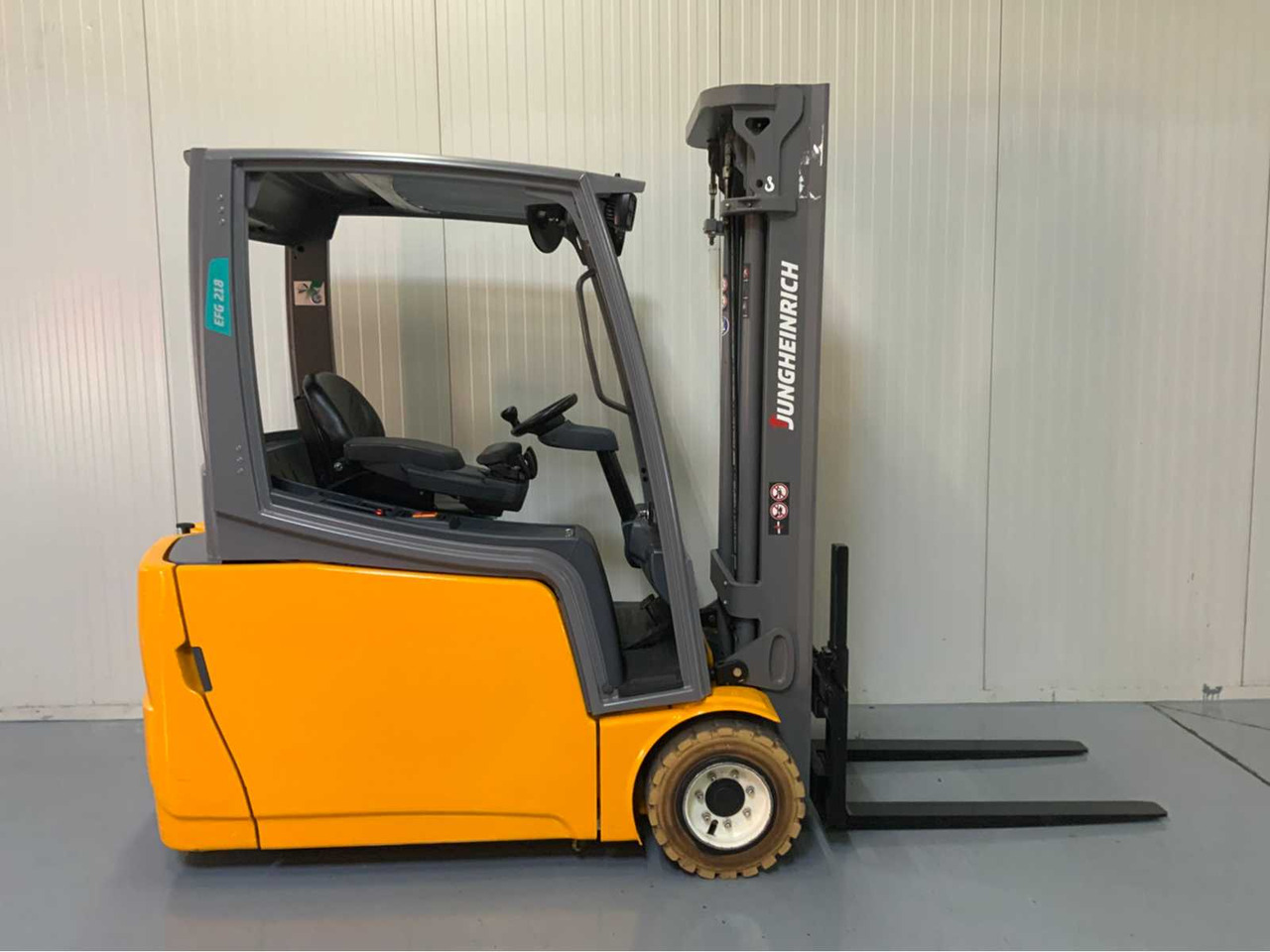 JUNGHEINRICH EFG218 - 4.8M TRIPLEX, FREE-LIFT, SIDE-SHIFT, FINGERTIP STEERING - FORKLIFT - Carretilla elevadora: foto 5 JUNGHEINRICH EFG218 - 4.8M TRIPLEX, FREE-LIFT, SIDE-SHIFT, FINGERTIP STEERING - FORKLIFT - Carretilla elevadora: foto 5