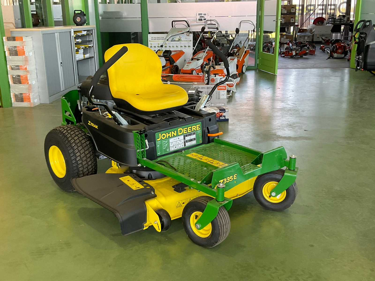 John Deere Z335E - Cortacésped: foto 3 John Deere Z335E - Cortacésped: foto 3