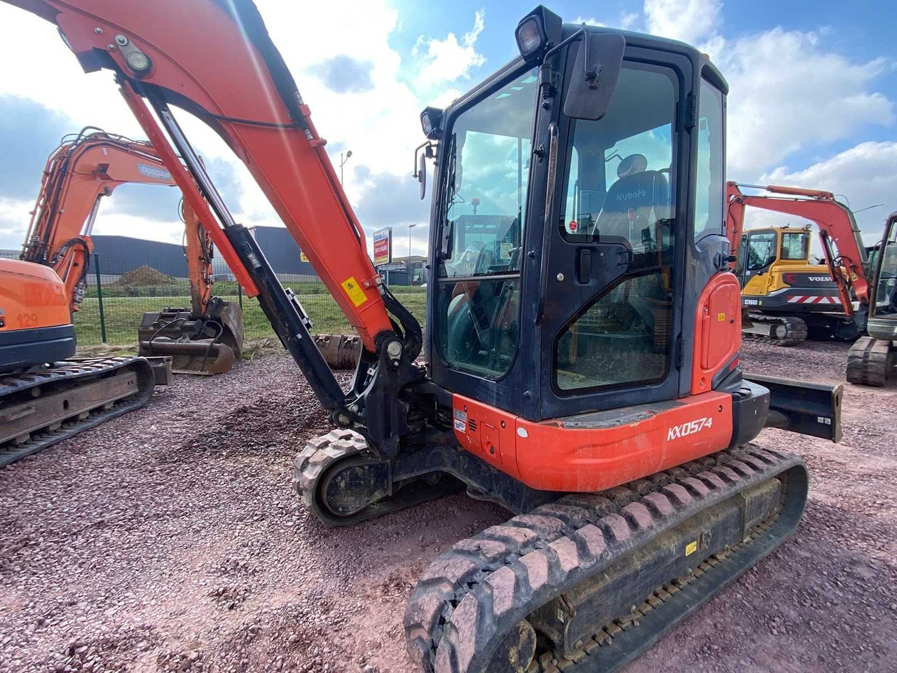 KUBOTA KX 057-4 5.5 TON MINI CRAWLER EXCAVATOR - Miniexcavadora: foto 1 KUBOTA KX 057-4 5.5 TON MINI CRAWLER EXCAVATOR - Miniexcavadora: foto 1