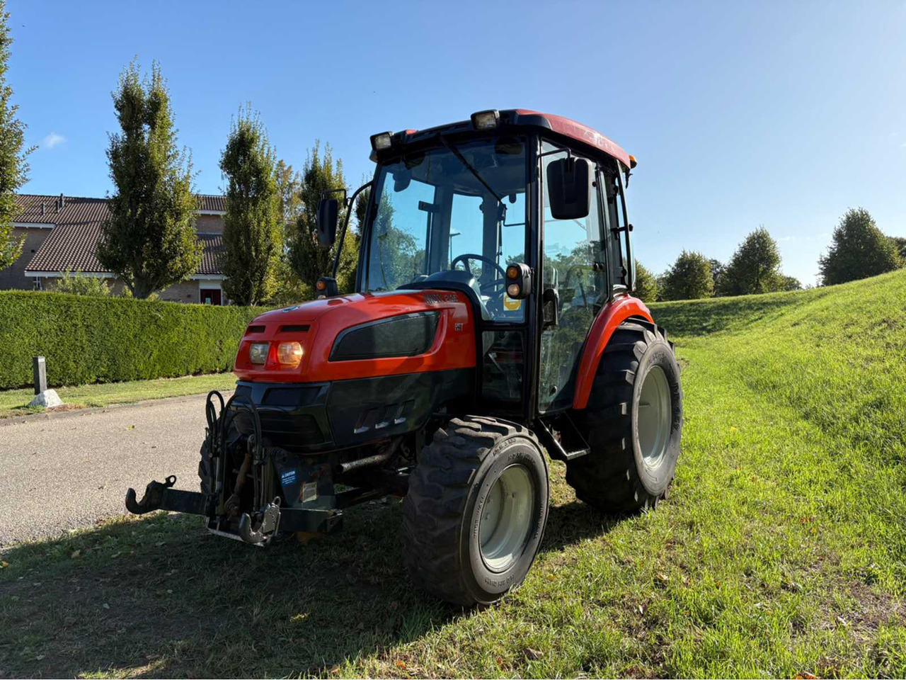 Kioti EX35 HST - Tractor: foto 1 Kioti EX35 HST - Tractor: foto 1