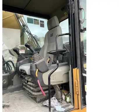 Excavadora de cadenas Komatsu 323D: foto 6