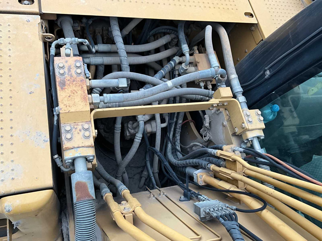 Excavadora de cadenas Komatsu 323D: foto 19