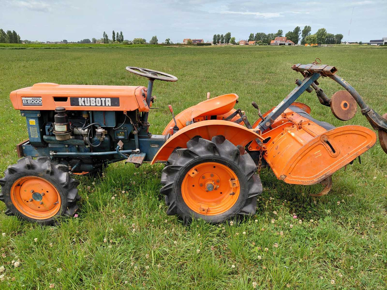 Kubota B6000 - Mini tractor: foto 1 Kubota B6000 - Mini tractor: foto 1