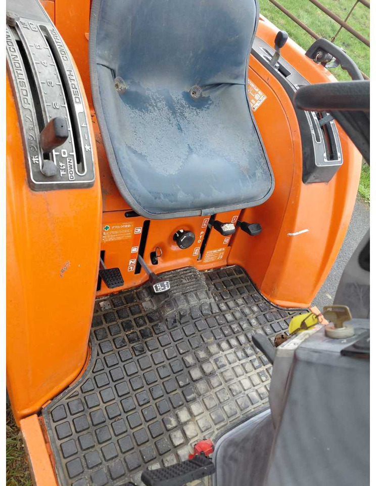 Mini tractor Kubota GT3: foto 6