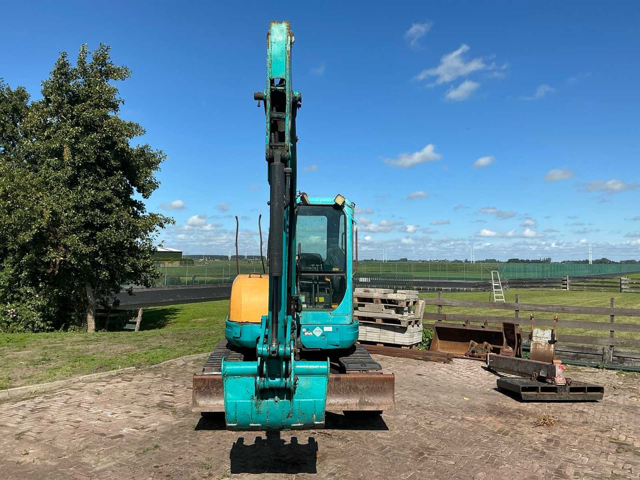 Kubota KX155-3SZ - Excavadora de cadenas: foto 2 Kubota KX155-3SZ - Excavadora de cadenas: foto 2