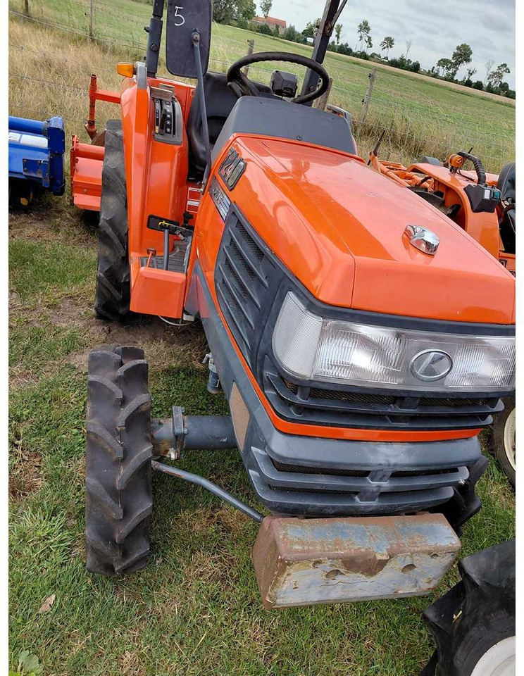 Kubota T240 - Mini tractor: foto 2 Kubota T240 - Mini tractor: foto 2