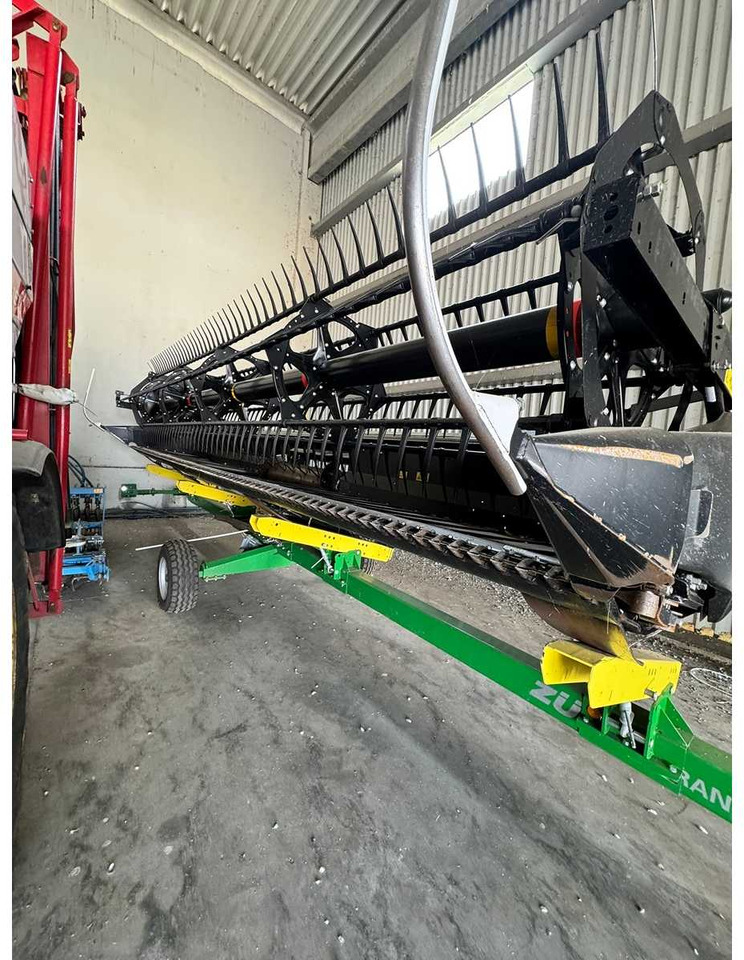 MACDON DRAPER HEADER D125 - Cosechadora de granos: foto 3 MACDON DRAPER HEADER D125 - Cosechadora de granos: foto 3