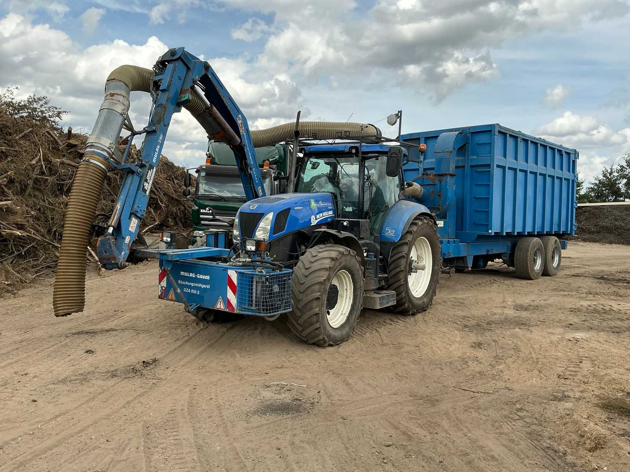 New Holland T7.235 - Tractor: foto 1 New Holland T7.235 - Tractor: foto 1