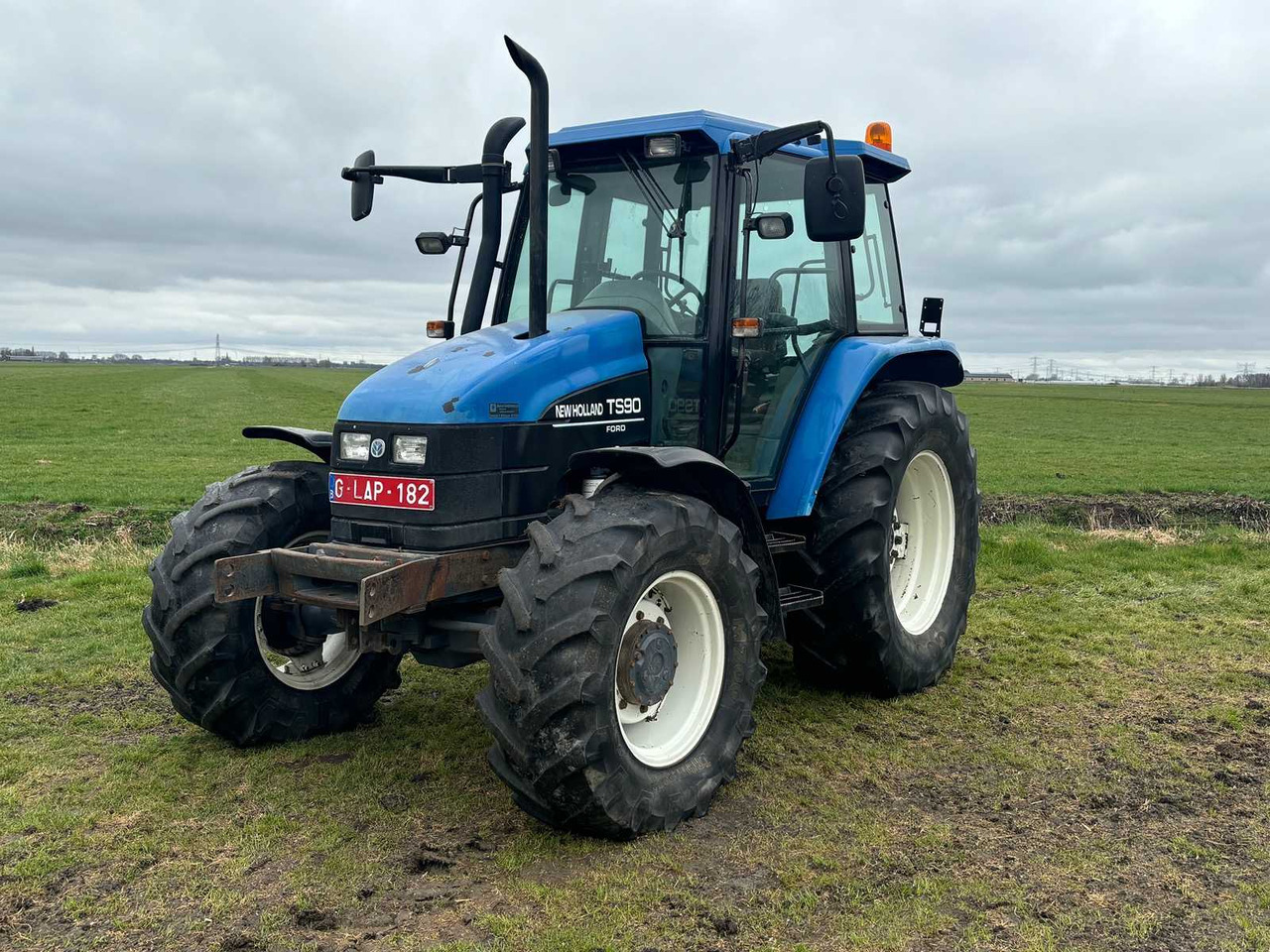 New Holland ts90 - Tractor: foto 1 New Holland ts90 - Tractor: foto 1
