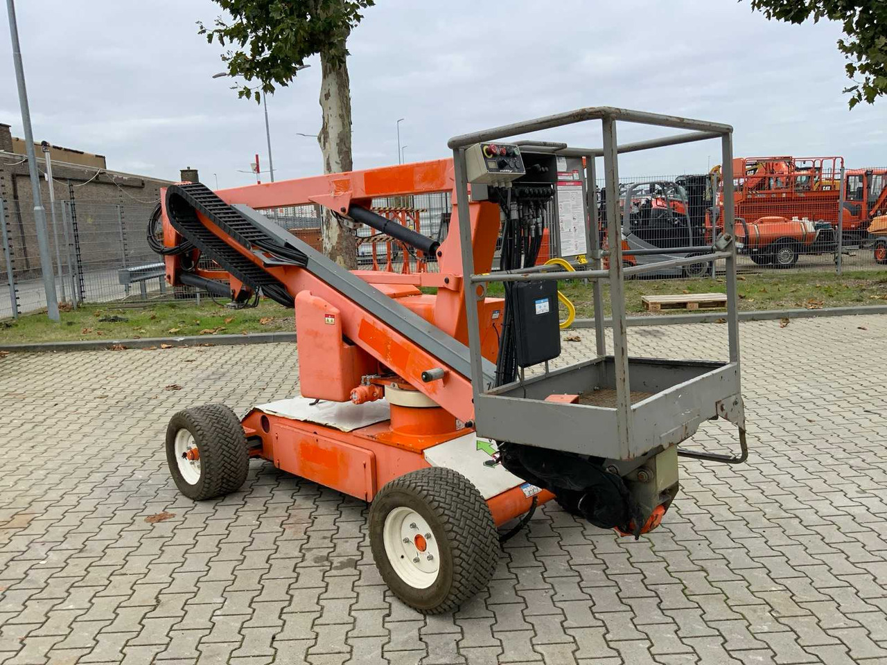 Niftylift Nifty HR12NE - Plataforma elevadora: foto 4 Niftylift Nifty HR12NE - Plataforma elevadora: foto 4