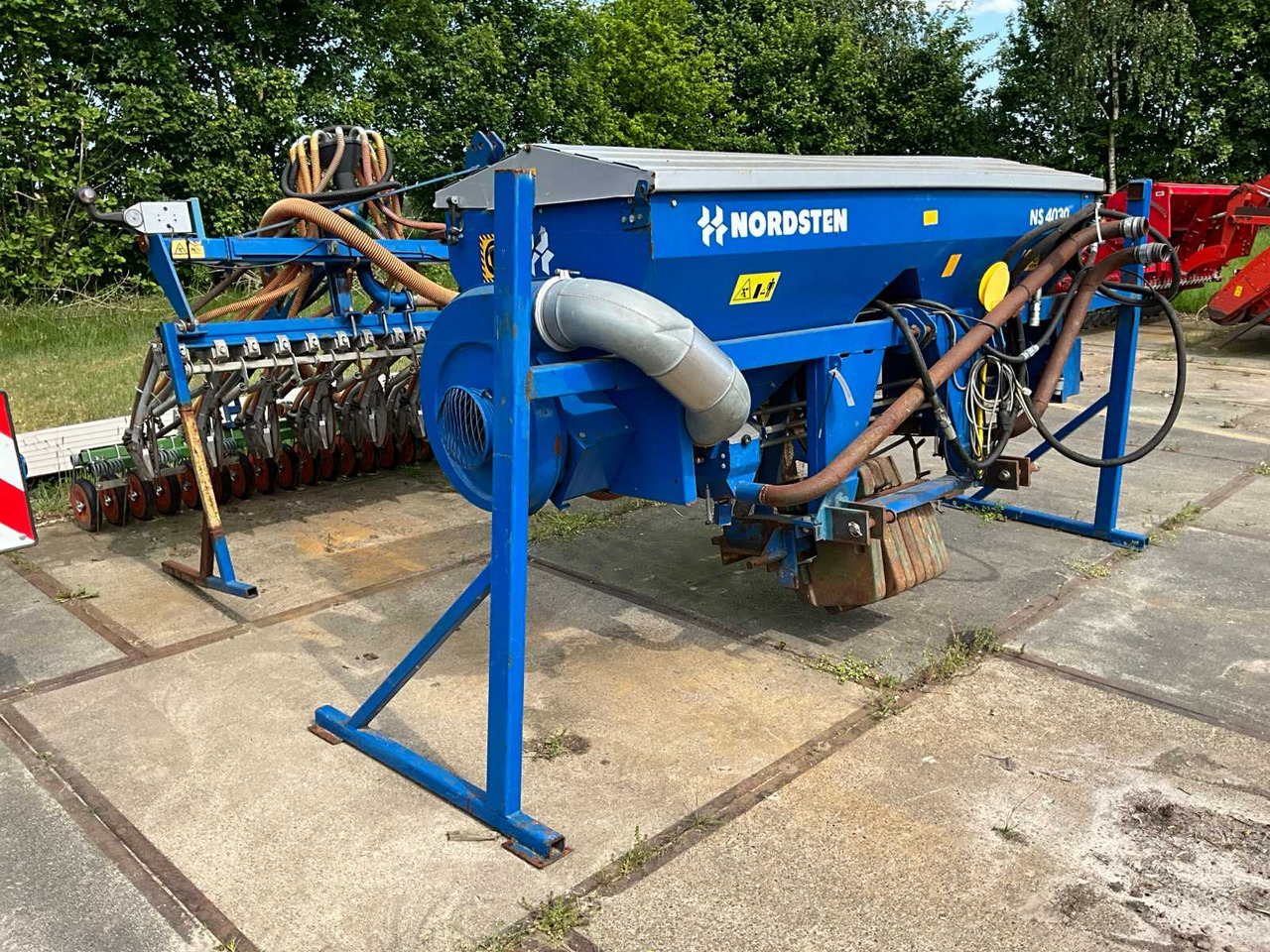 Nordsten NS4030 HYD 24 ERM - Maquinaria de siembra: foto 2 Nordsten NS4030 HYD 24 ERM - Maquinaria de siembra: foto 2