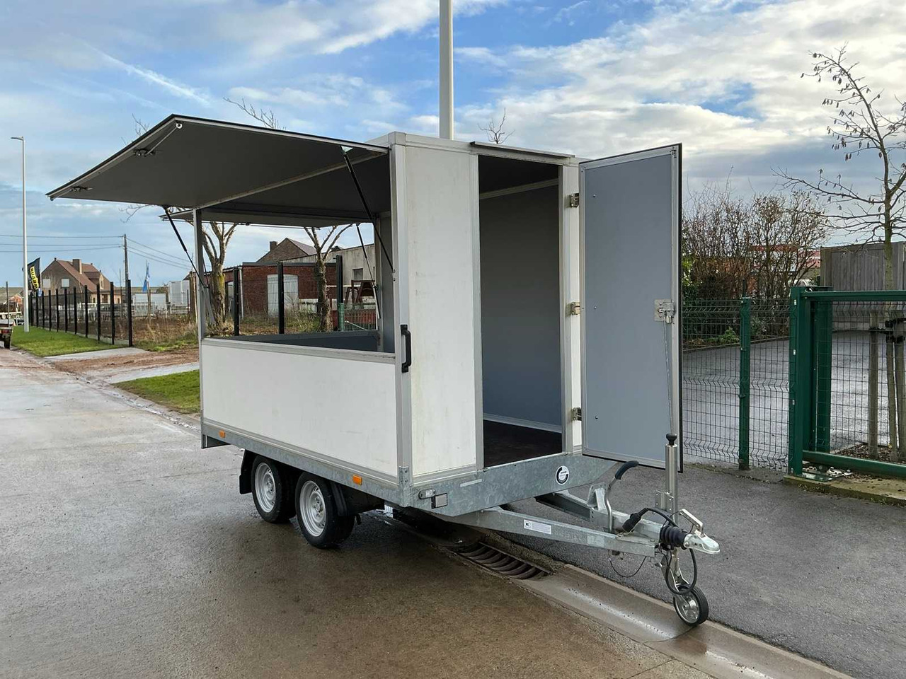 2023 HAPERT SAPPHIRE FOOD TRUCK - Remolque: foto 2 2023 HAPERT SAPPHIRE FOOD TRUCK - Remolque: foto 2