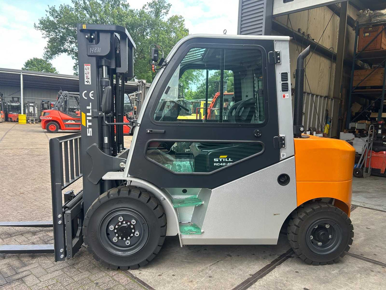 STILL - 2021 - RC42-40 - FORKLIFT TRIPLEX - FREE-LIFT - SIDE-SHIFT - 4TH FUNCTION - Carretilla elevadora: foto 2 STILL - 2021 - RC42-40 - FORKLIFT TRIPLEX - FREE-LIFT - SIDE-SHIFT - 4TH FUNCTION - Carretilla elevadora: foto 2
