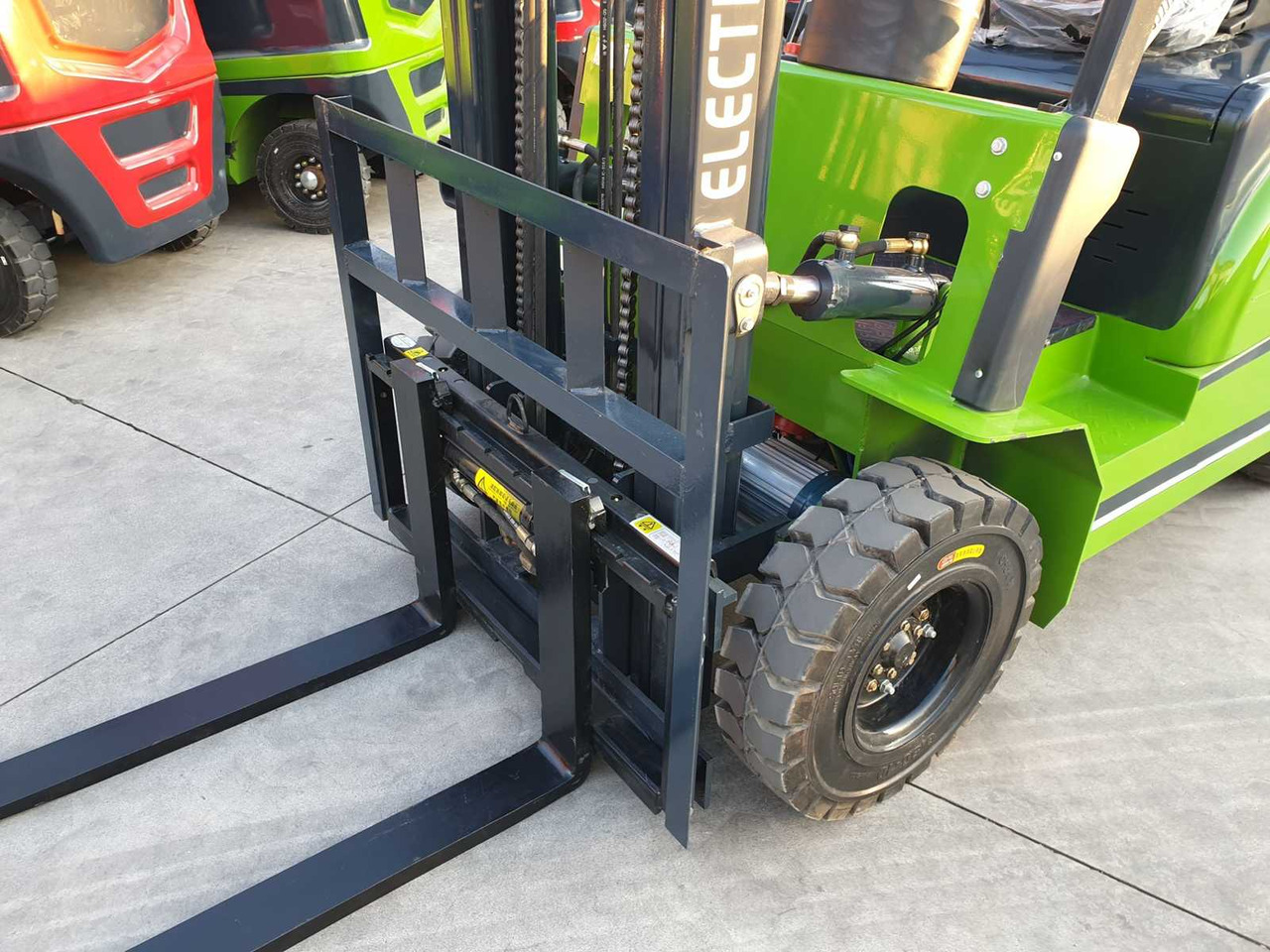 STIPP LI-ION FORKLIFT - Carretilla elevadora: foto 3 STIPP LI-ION FORKLIFT - Carretilla elevadora: foto 3
