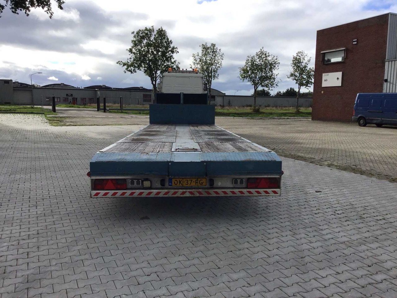 LINTRAILERS - 3LSDU18-27 - SEMI LOW LOADER - 2006 - Semirremolque: foto 4 LINTRAILERS - 3LSDU18-27 - SEMI LOW LOADER - 2006 - Semirremolque: foto 4