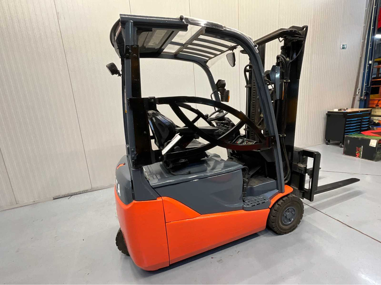 TOYOTA - 8FBE16T - FORKLIFT, FORK POSITIONER, SIDE-SHIFT, BLUESPOT, 2018 - Carretilla elevadora: foto 4 TOYOTA - 8FBE16T - FORKLIFT, FORK POSITIONER, SIDE-SHIFT, BLUESPOT, 2018 - Carretilla elevadora: foto 4