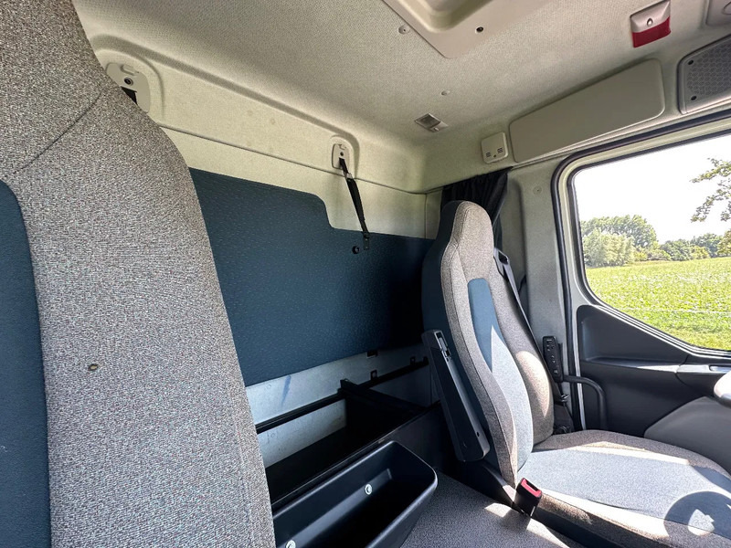 Camión caja cerrada Volvo FL 210.12 EURO6: foto 18
