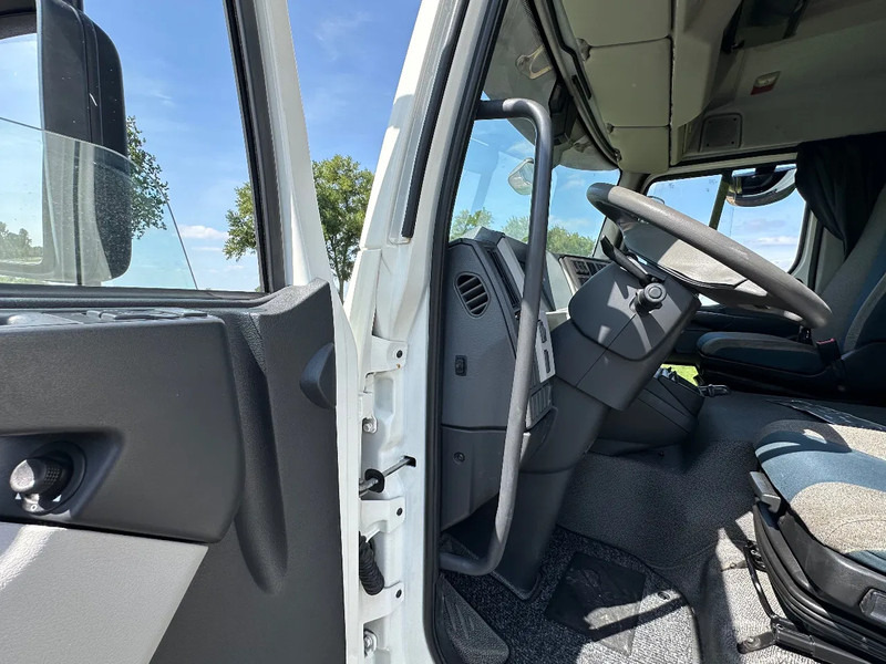 Camión caja cerrada Volvo FL 210.12 EURO6: foto 17