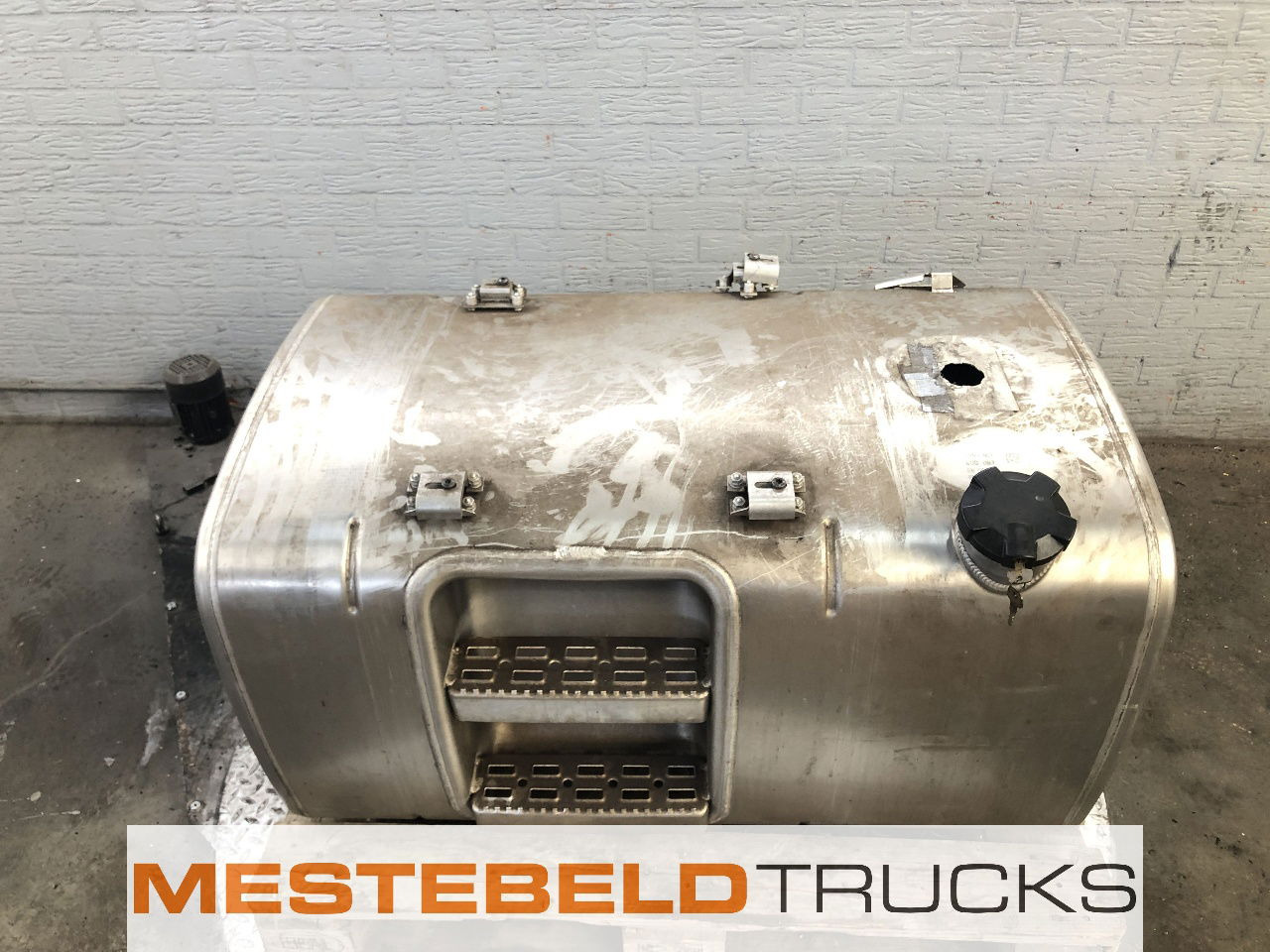 DAF Brandstoftank 400 liter - Procesamiento de combustible para Camión: foto 1 DAF Brandstoftank 400 liter - Procesamiento de combustible para Camión: foto 1