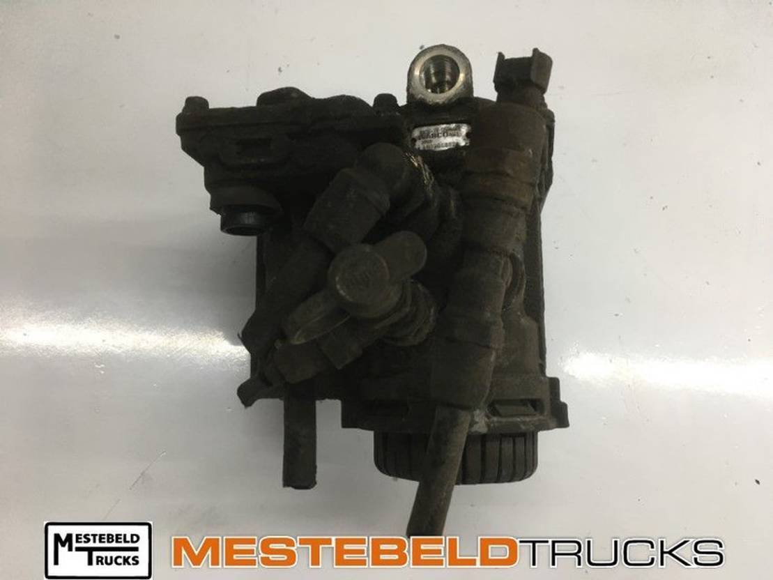 Iveco Aanhangwagenstuurklep - Válvula de freno para Camión: foto 1 Iveco Aanhangwagenstuurklep - Válvula de freno para Camión: foto 1