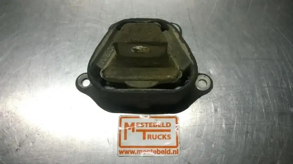 Iveco Motorsteun achter - Bastidor/ Chasis para Camión: foto 1 Iveco Motorsteun achter - Bastidor/ Chasis para Camión: foto 1