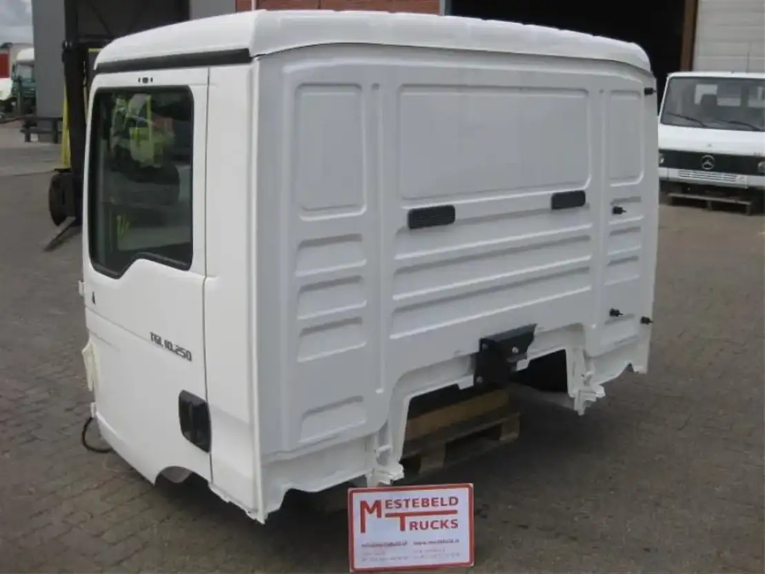 MAN Cabine TGL 10-250 - Cabina para Camión: foto 2 MAN Cabine TGL 10-250 - Cabina para Camión: foto 2