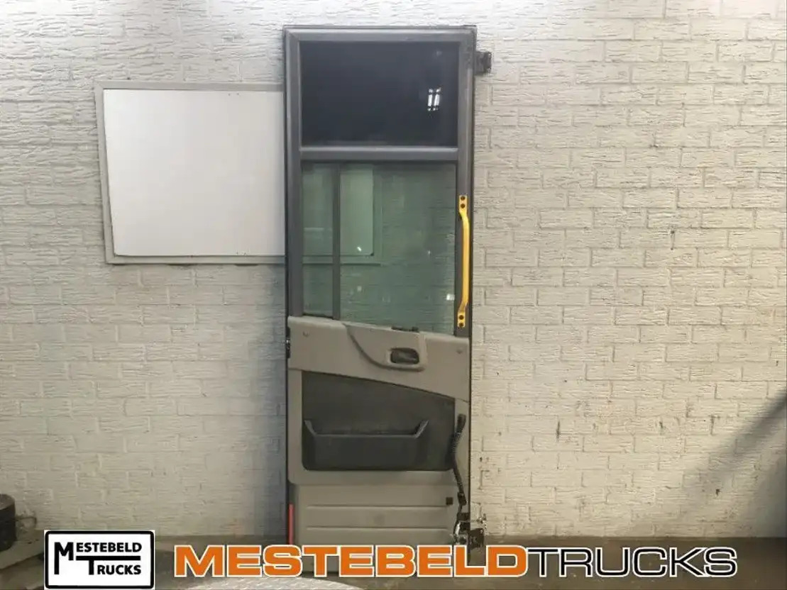 Mercedes-Benz Deur links - Cabina e interior para Camión: foto 2 Mercedes-Benz Deur links - Cabina e interior para Camión: foto 2