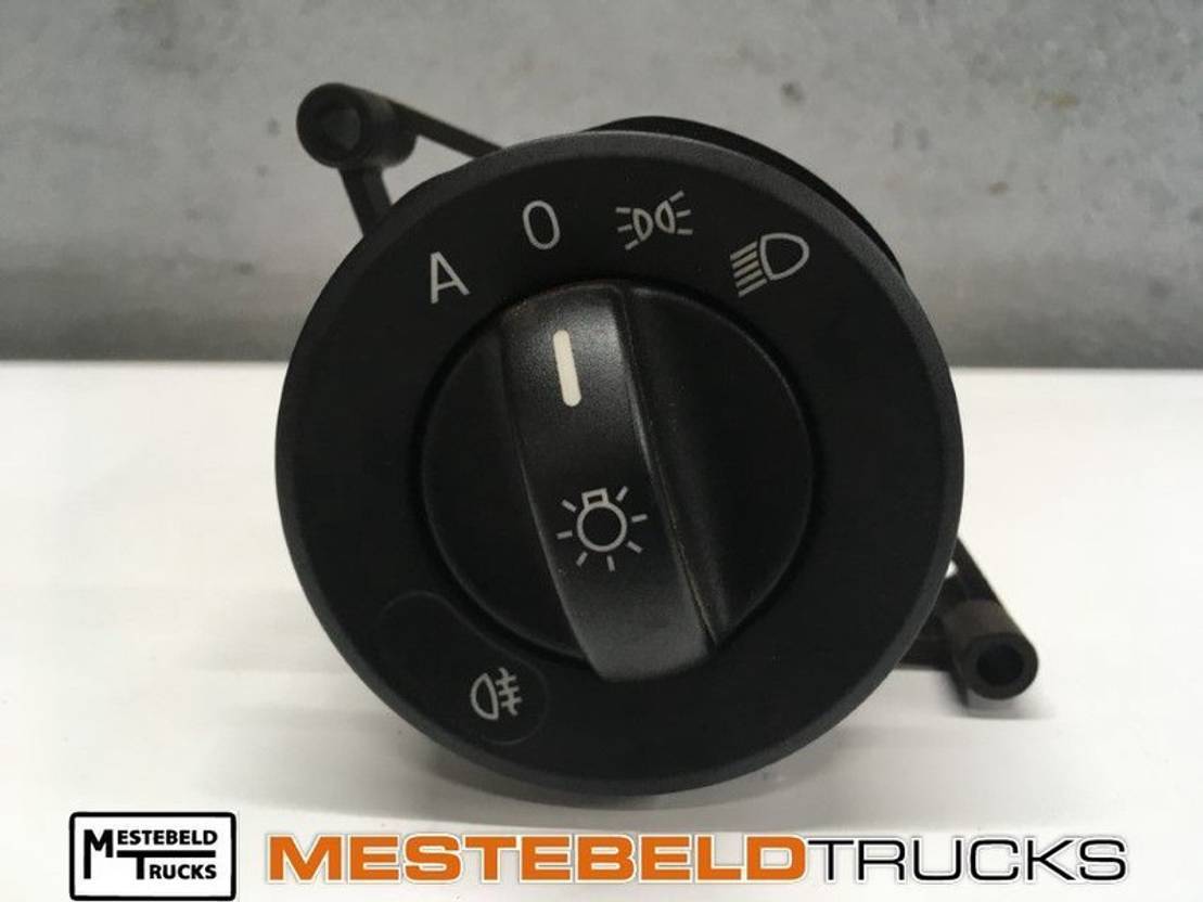 Mercedes Benz Lichtschakelaar - Cabina e interior para Camión: foto 1 Mercedes Benz Lichtschakelaar - Cabina e interior para Camión: foto 1