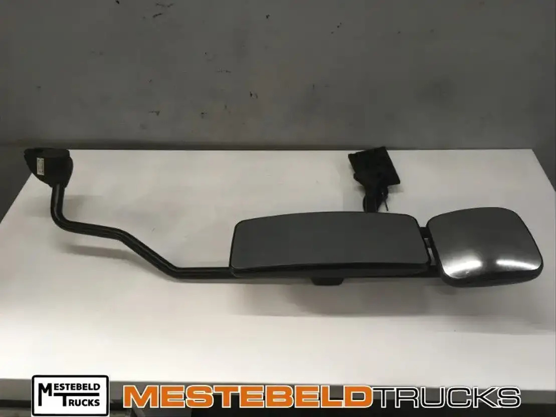 Mercedes-Benz Spiegel links - Cabina e interior para Camión: foto 1 Mercedes-Benz Spiegel links - Cabina e interior para Camión: foto 1