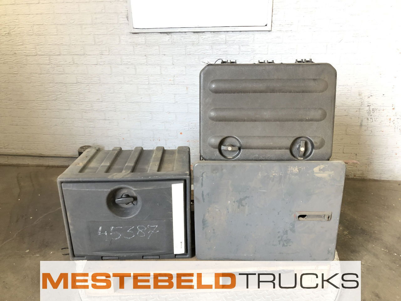 Diversen Diverse gereedschapskisten kunststof - Piezas de recambio para Camión: foto 1 Diversen Diverse gereedschapskisten kunststof - Piezas de recambio para Camión: foto 1