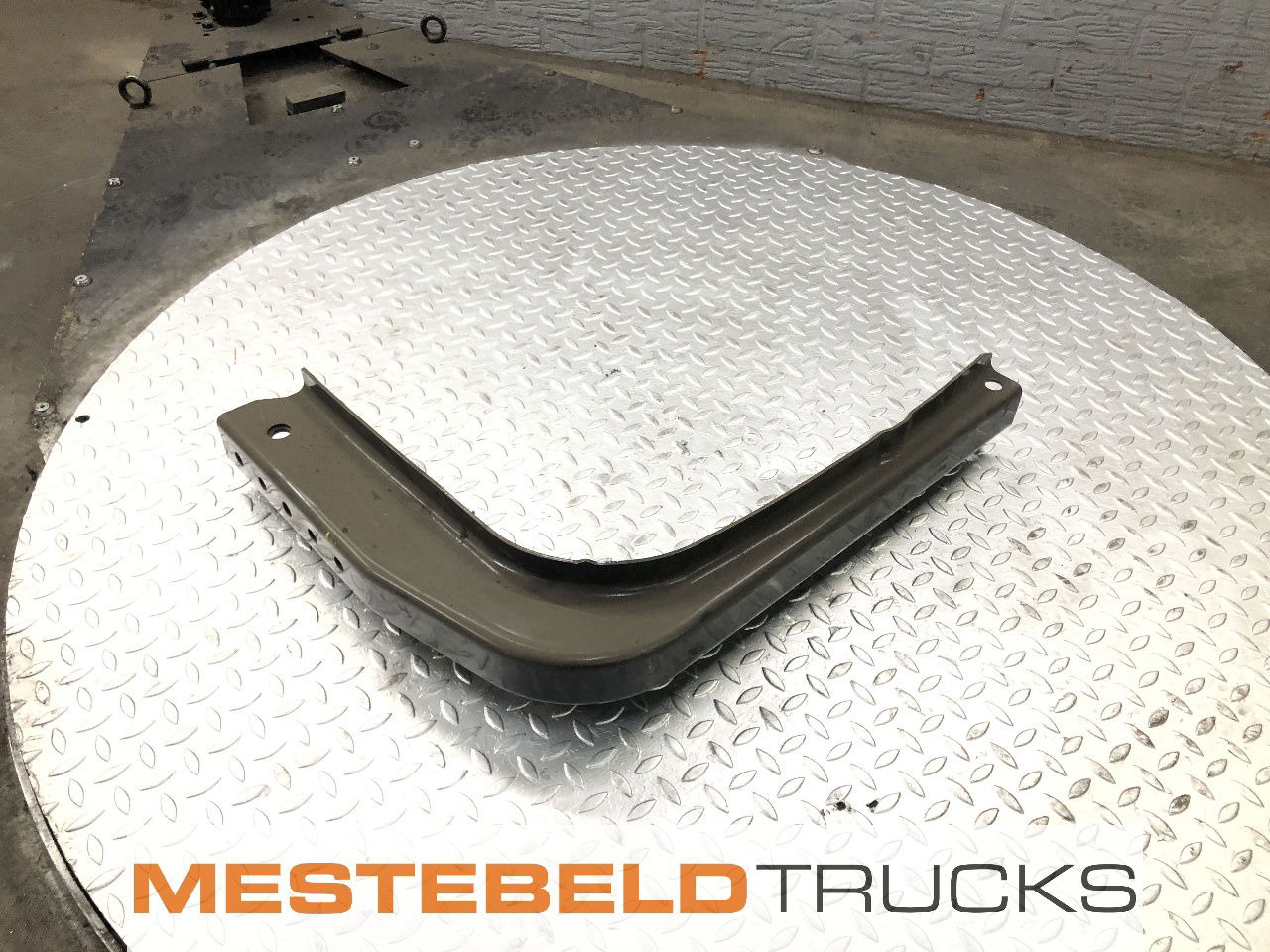 Scania Brandstoftanksteun P, G, R, T serie - Procesamiento de combustible para Camión: foto 1 Scania Brandstoftanksteun P, G, R, T serie - Procesamiento de combustible para Camión: foto 1