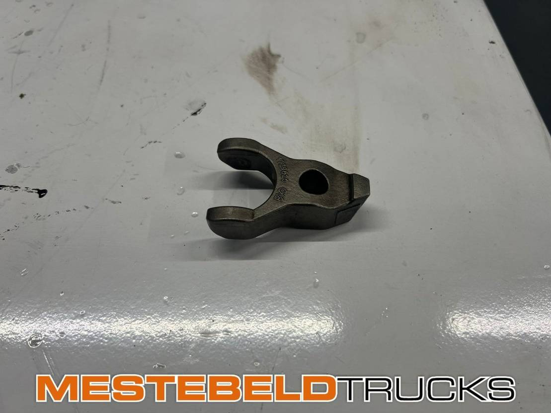 Scania Houder / vork pompverstuiver PDE - Procesamiento de combustible para Camión: foto 1 Scania Houder / vork pompverstuiver PDE - Procesamiento de combustible para Camión: foto 1