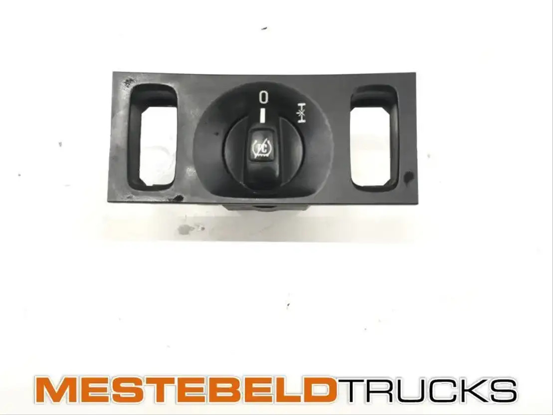 Scania Traction control schakelaar - Sistema eléctrico para Camión: foto 1 Scania Traction control schakelaar - Sistema eléctrico para Camión: foto 1