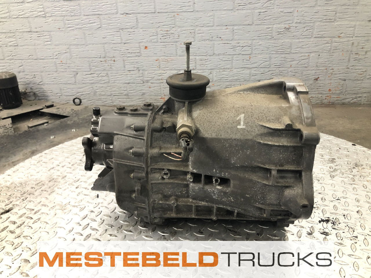Volkswagen Versnellingsbak Crafter LT 2.5 G28-5R - Caja de cambios y piezas para Camión: foto 3 Volkswagen Versnellingsbak Crafter LT 2.5 G28-5R - Caja de cambios y piezas para Camión: foto 3