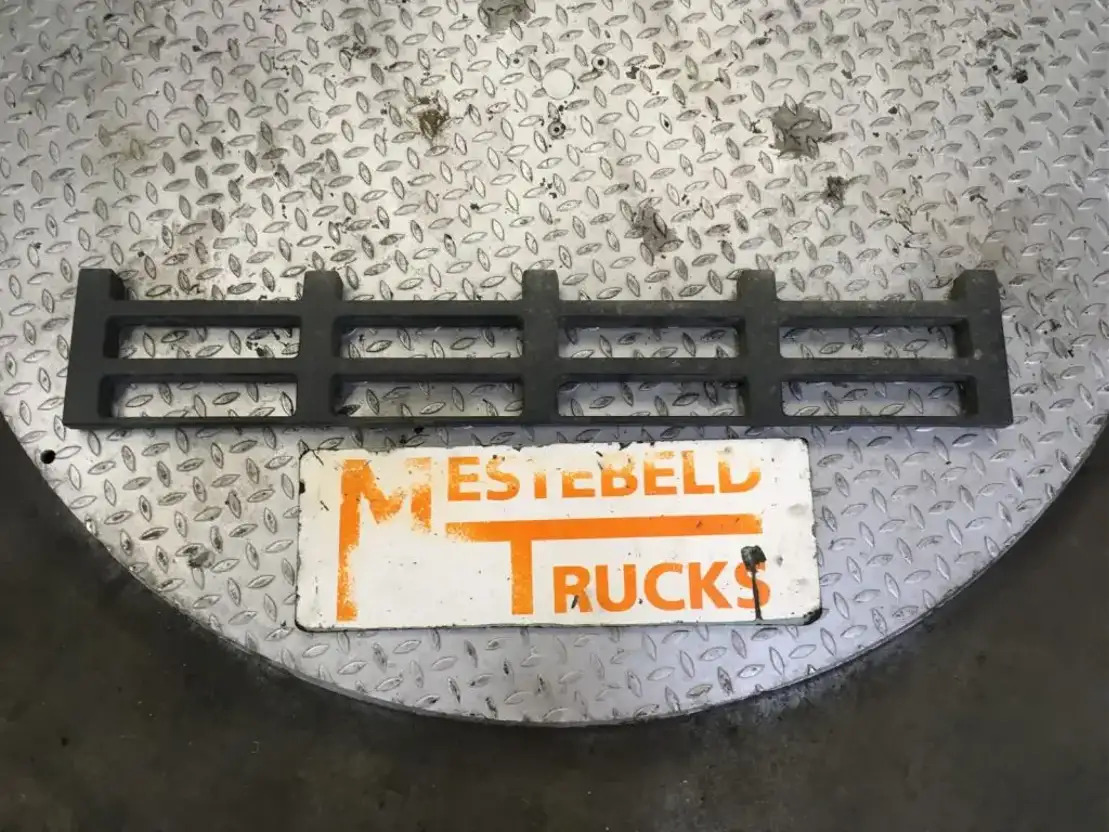 Volvo G rille / Trap - Cabina e interior para Camión: foto 1 Volvo G rille / Trap - Cabina e interior para Camión: foto 1