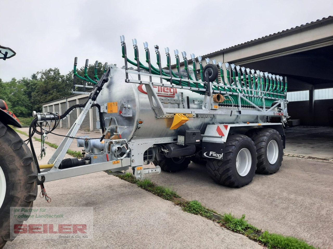 Fliegl PFW 12000 Maxx Line Tandem + Skate 150 12m³ / 15 m - Cuba de purín: foto 1 Fliegl PFW 12000 Maxx Line Tandem + Skate 150 12m³ / 15 m - Cuba de purín: foto 1